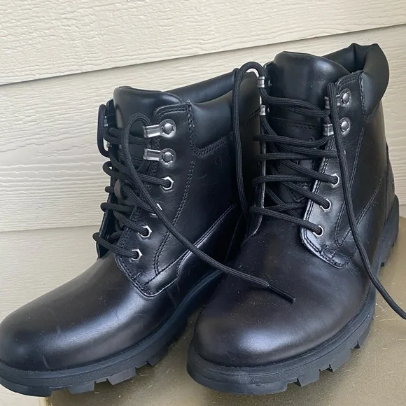 UGG Men's Black Leather Boots - Picture 3 of 3